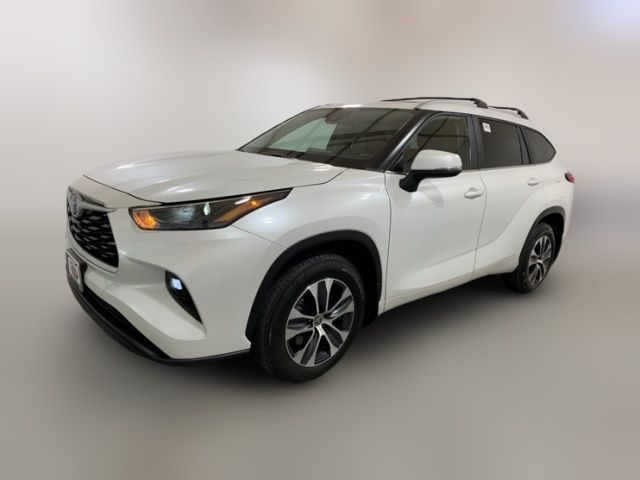 2023 Toyota Highlander Hybrid XLE