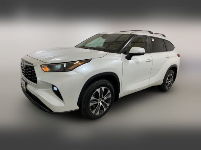 2023 Toyota Highlander Hybrid XLE