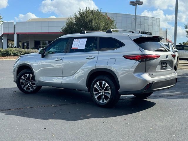 2023 Toyota Highlander Hybrid XLE