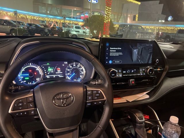 2023 Toyota Highlander Hybrid XLE