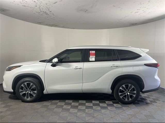 2023 Toyota Highlander Hybrid XLE