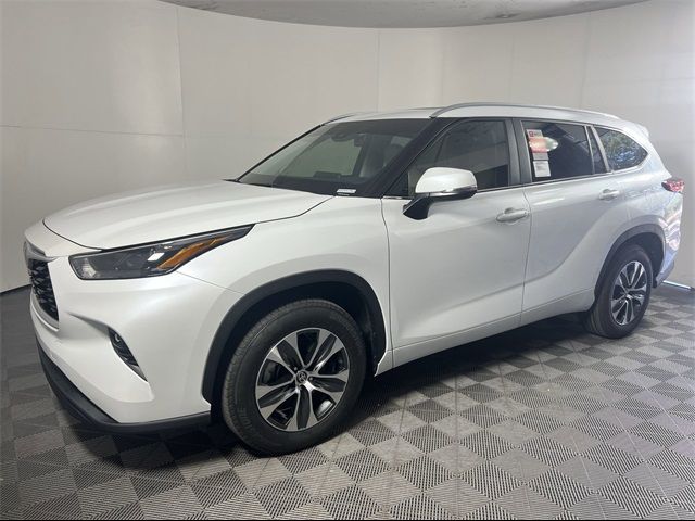 2023 Toyota Highlander Hybrid XLE