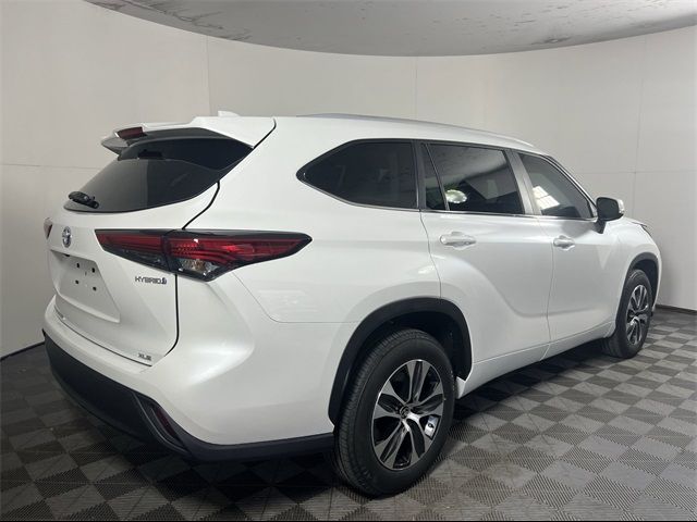 2023 Toyota Highlander Hybrid XLE