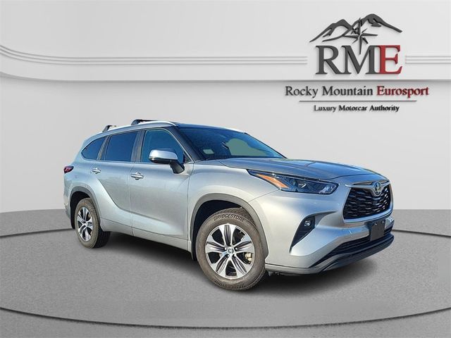 2023 Toyota Highlander Hybrid XLE