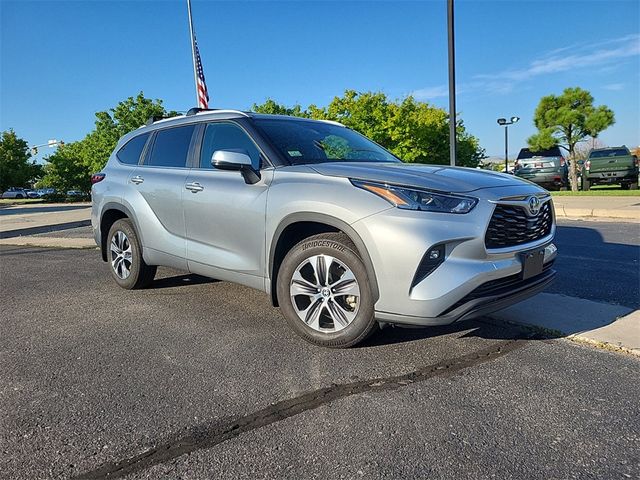 2023 Toyota Highlander Hybrid XLE