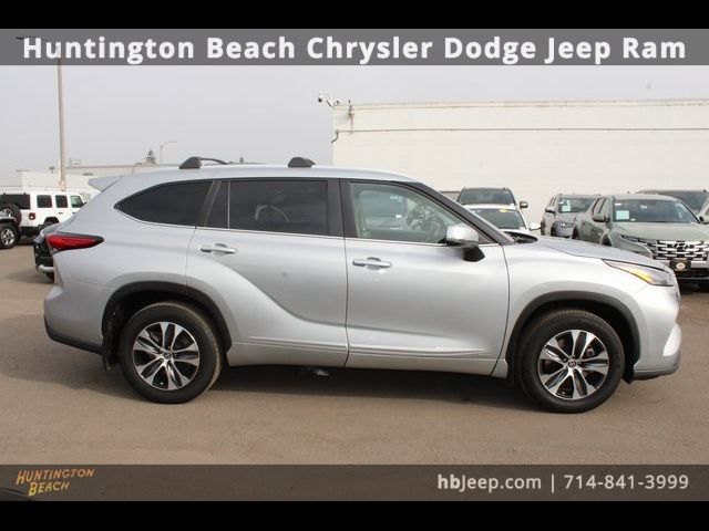 2023 Toyota Highlander Hybrid XLE