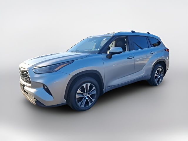 2023 Toyota Highlander Hybrid XLE