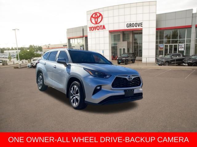 2023 Toyota Highlander Hybrid XLE