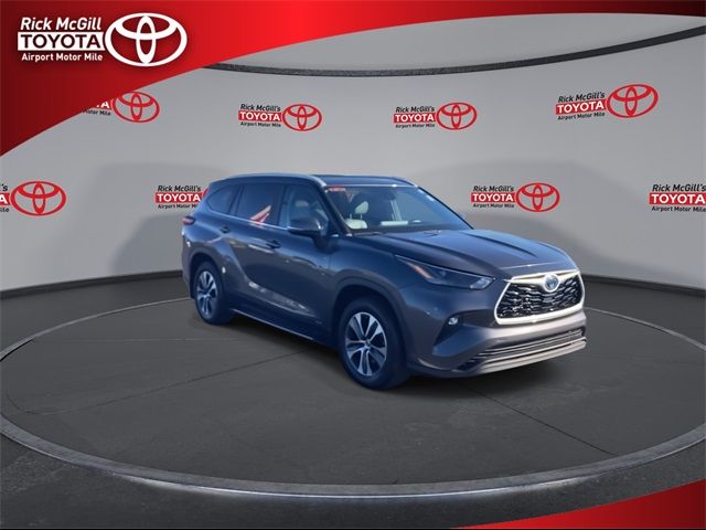 2023 Toyota Highlander Hybrid XLE