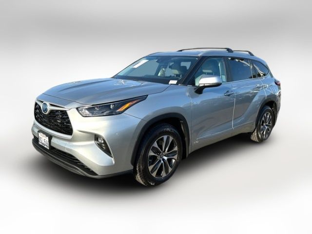 2023 Toyota Highlander Hybrid XLE