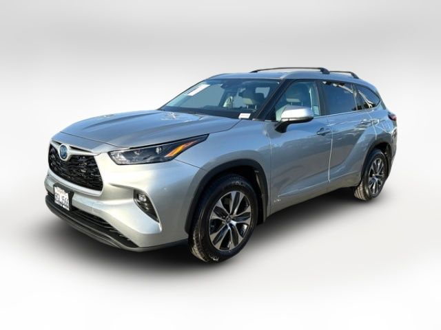 2023 Toyota Highlander Hybrid XLE