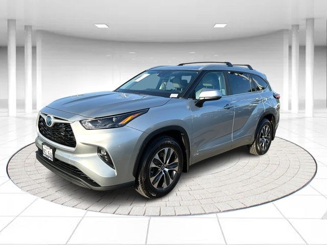 2023 Toyota Highlander Hybrid XLE