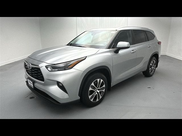 2023 Toyota Highlander Hybrid XLE