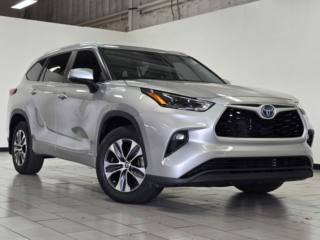 2023 Toyota Highlander Hybrid XLE