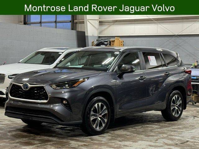 2023 Toyota Highlander Hybrid XLE