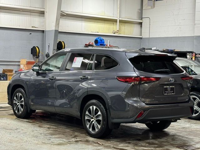 2023 Toyota Highlander Hybrid XLE