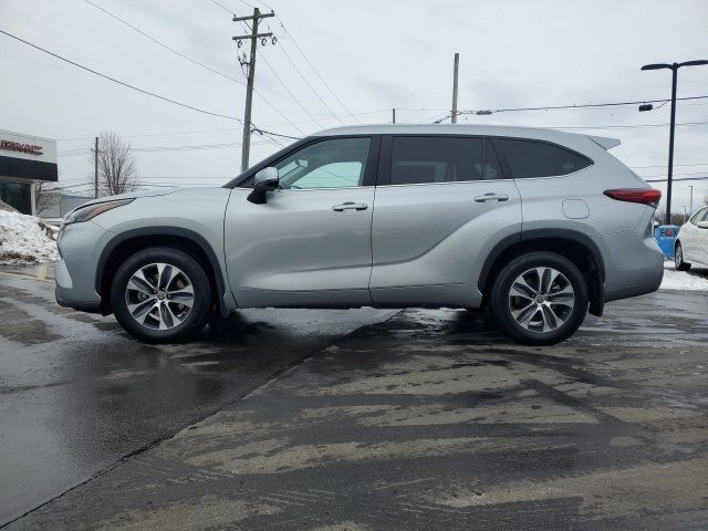 2023 Toyota Highlander Hybrid XLE