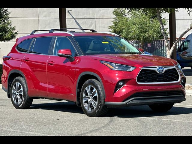 2023 Toyota Highlander Hybrid XLE