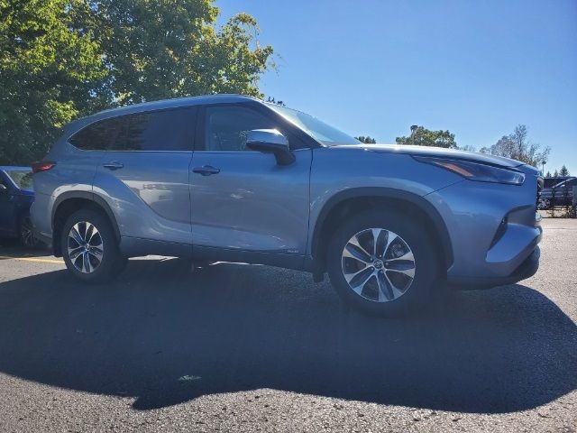 2023 Toyota Highlander Hybrid XLE