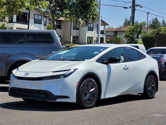 2023 Toyota Prius LE