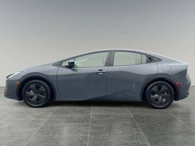 2023 Toyota Prius LE