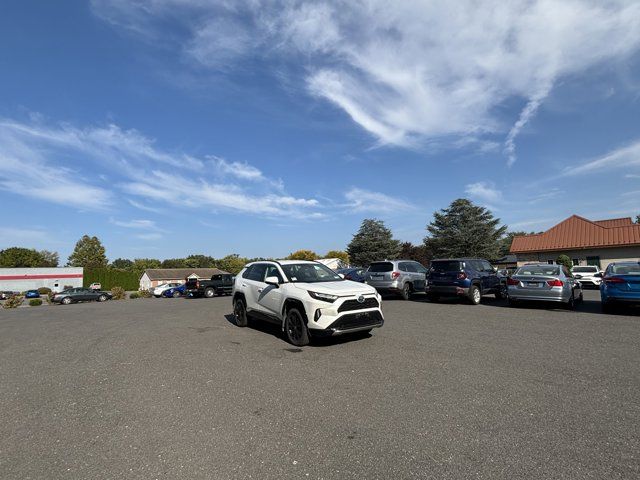 2023 Toyota RAV4 Hybrid SE