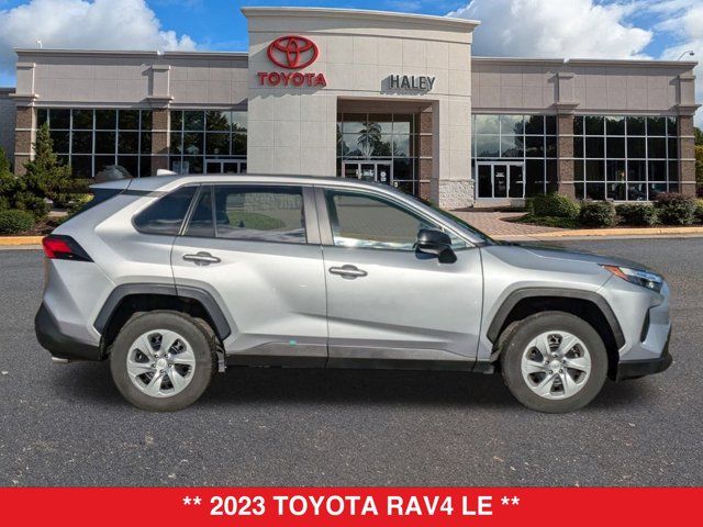 2023 Toyota RAV4 LE