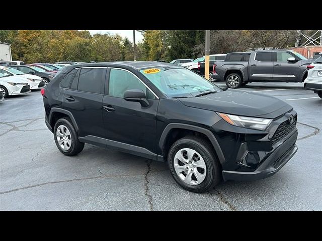 2023 Toyota RAV4 LE