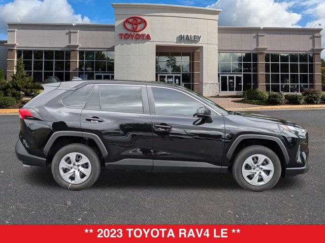 2023 Toyota RAV4 LE