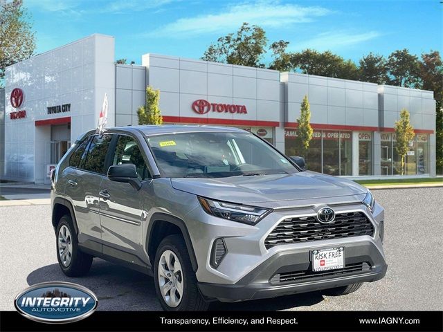 2023 Toyota RAV4 LE