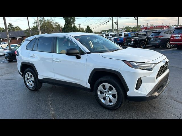 2023 Toyota RAV4 LE