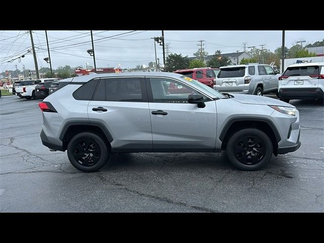 2023 Toyota RAV4 LE