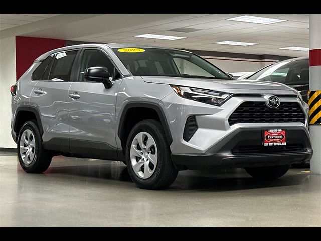 2023 Toyota RAV4 LE