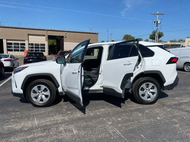 2023 Toyota RAV4 LE