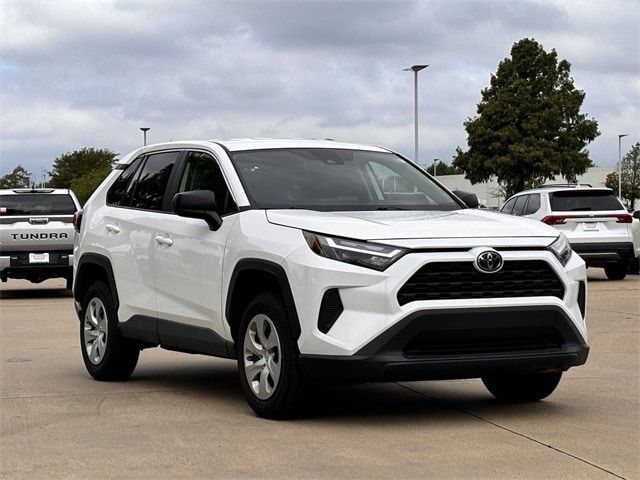 2023 Toyota RAV4 LE