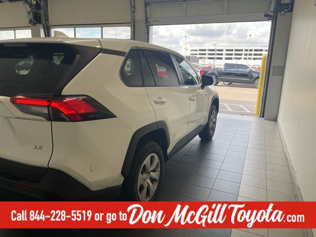 2023 Toyota RAV4 LE