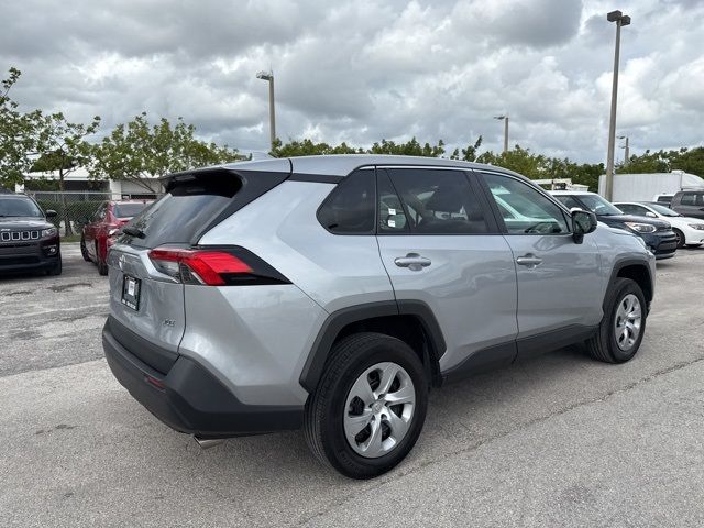 2023 Toyota RAV4 LE