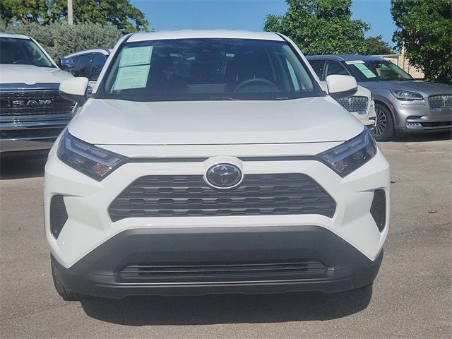 2023 Toyota RAV4 LE