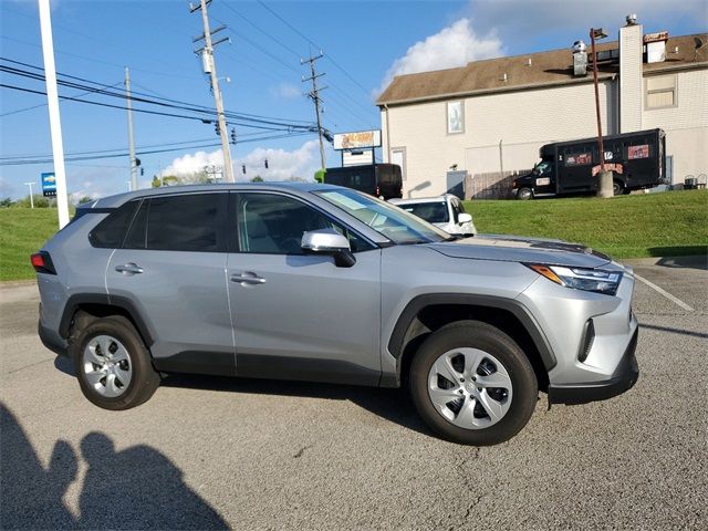 2023 Toyota RAV4 LE