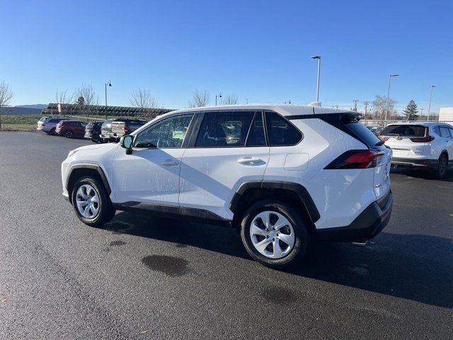 2023 Toyota RAV4 LE