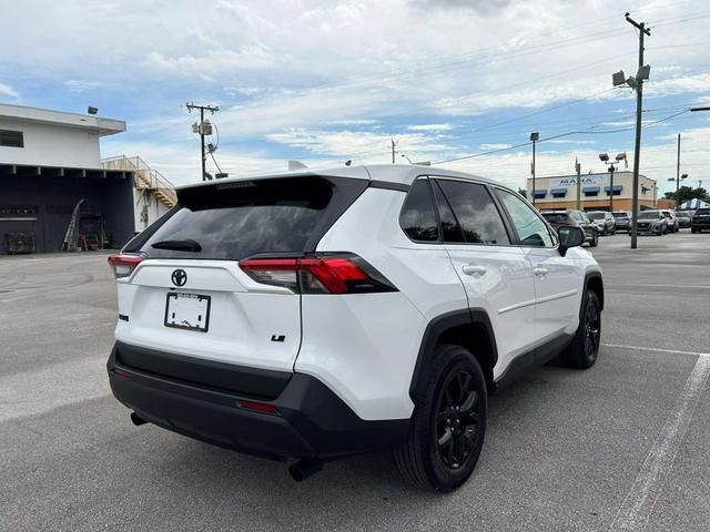 2023 Toyota RAV4 LE