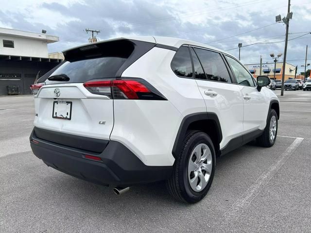 2023 Toyota RAV4 LE