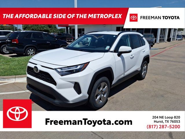 2023 Toyota RAV4 XLE