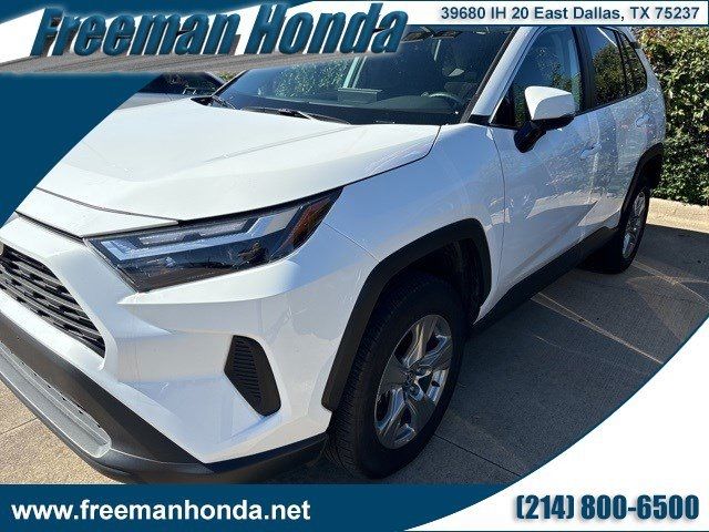 2023 Toyota RAV4 XLE