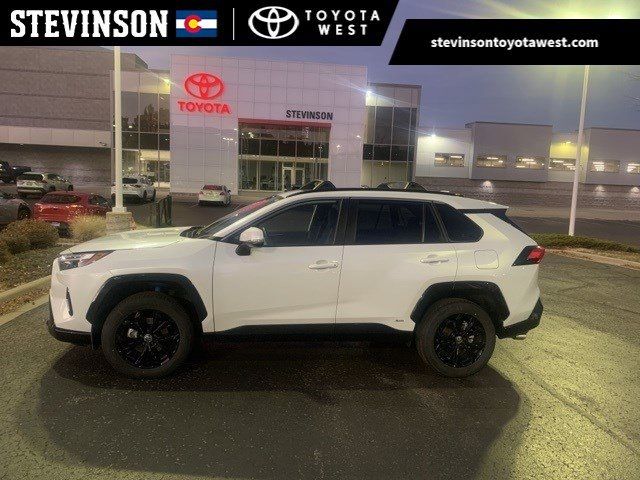 2023 Toyota RAV4 Hybrid SE