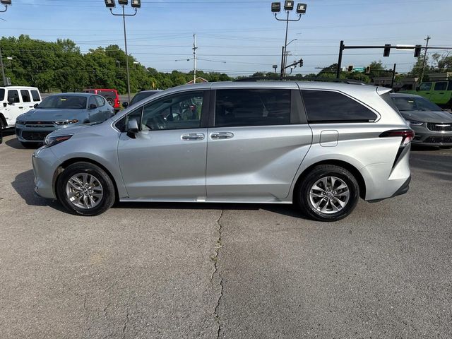2023 Toyota Sienna XLE