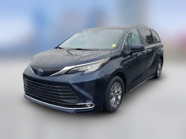 2023 Toyota Sienna XLE