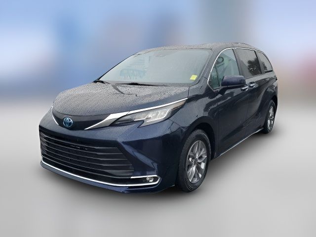 2023 Toyota Sienna XLE