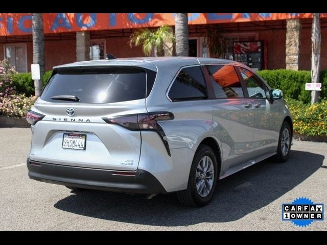 2023 Toyota Sienna XLE