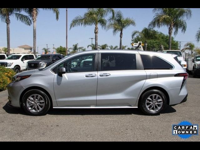 2023 Toyota Sienna XLE